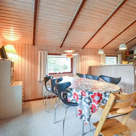 Holiday home Stunning In W/ 3 Bedrooms *