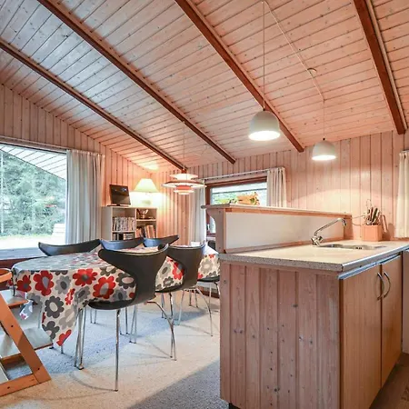 Holiday home Stunning In W/ 3 Bedrooms *