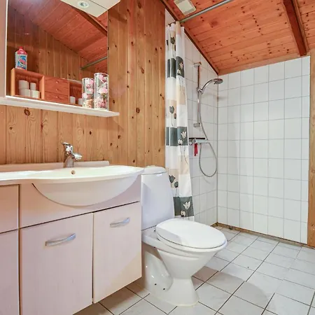 Stunning In W/ 3 Bedrooms